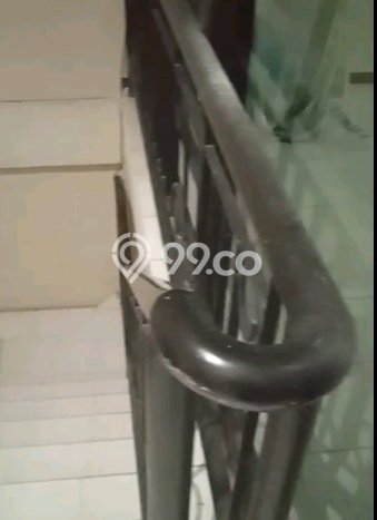 Ruko Disewa di Surabaya dengan LB 240m2 Area Komersial Ramai Ruko Disewa di Surabaya dengan LB 240m2 Area Komersial Ramai