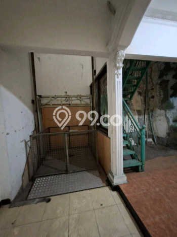 Rumah Eksklusif Siap Huni LT 210m2 di Waru, Sidoarjo Rumah Eksklusif Siap Huni LT 210m2 di Waru, Sidoarjo
