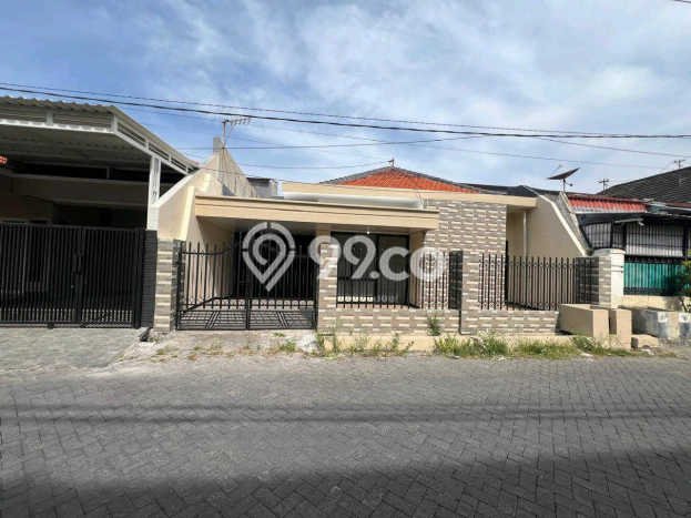 Jual Rumah Strategis Bagus Punya 3 KT di Tambaksari Surabaya SHM Jual Rumah Strategis Bagus Punya 3 KT di Tambaksari Surabaya SHM