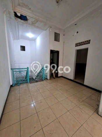 Rumah Eksklusif Siap Huni LT 210m2 di Waru, Sidoarjo Rumah Eksklusif Siap Huni LT 210m2 di Waru, Sidoarjo