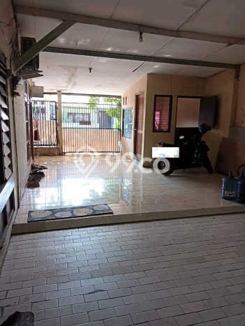 Rumah Mewah Siap Huni LT 245m2 di Wonokromo, Surabaya Rumah Mewah Siap Huni LT 245m2 di Wonokromo, Surabaya