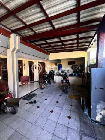 For Sale Rumah 6 Kamar Lokasi Strategis Bagus dan Strategis di Rungkut For Sale Rumah 6 Kamar Lokasi Strategis Bagus dan Strategis di Rungkut
