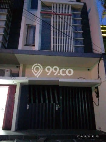 Disewakan Ruko di Pusat Kota Surabaya Ramai Strategis Disewakan Ruko di Pusat Kota Surabaya Ramai Strategis