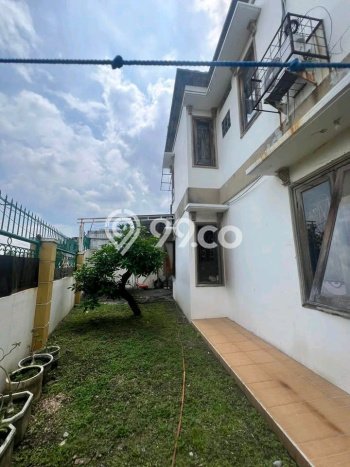 Rumah Luas Asri 3 KT Siap Pakai di Jemursari Surabaya Rumah Luas Asri 3 KT Siap Pakai di Jemursari Surabaya