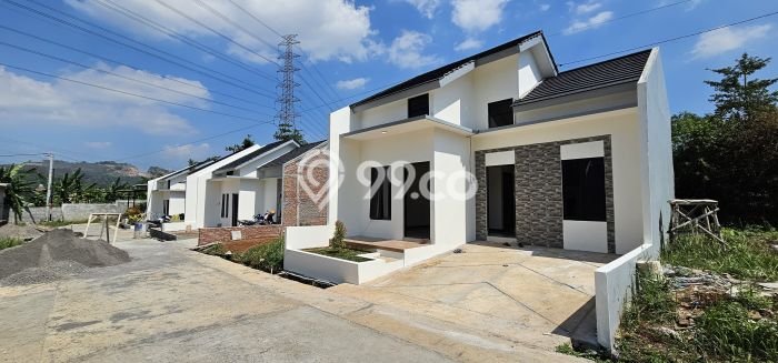 For Sale Hunian Rumah Terawat 2 KT di Ungaran, Semarang For Sale Hunian Rumah Terawat 2 KT di Ungaran, Semarang