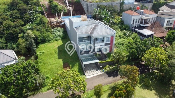 Rumah Elit LB 600m2 Siap Huni Desain Elegan di Resor Dago Pakar, Bandung Rumah Elit LB 600m2 Siap Huni Desain Elegan di Resor Dago Pakar, Bandung