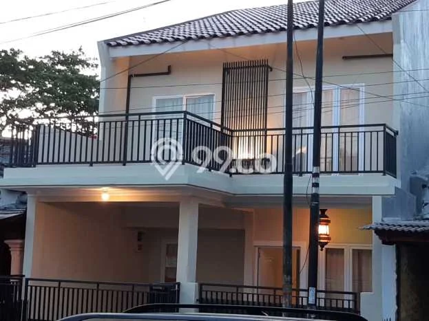 Rumah Strategis Minimalis Lb 200m2 di Cinere, Depok Rumah Strategis Minimalis Lb 200m2 di Cinere, Depok