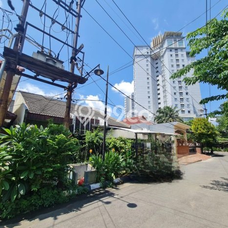 Rumah Luxury Modern Tanpa Renovasi di Karangpilang Surabaya Rumah Luxury Modern Tanpa Renovasi di Karangpilang Surabaya