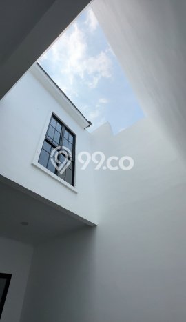 Dijual Rumah Luas Megah Dengan View Cantik di Mulyosari, Surabaya Dijual Rumah Luas Megah Dengan View Cantik di Mulyosari, Surabaya