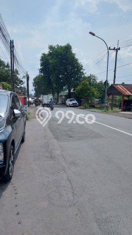 Unit Komersial Dijual di Lakarsantri Surabaya Luas Tanah 1008m2, Luas Bangunan 400m2 Unit Komersial Dijual di Lakarsantri Surabaya Luas Tanah 1008m2, Luas Bangunan 400m2