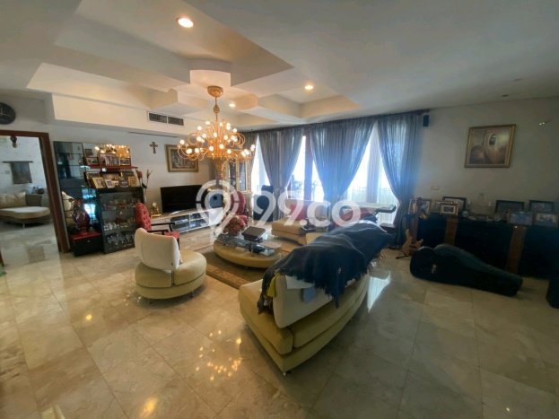 Ready to Use! Luxury House LT 992m2 Desain Modern di Lebak Bulus Ready to Use! Luxury House LT 992m2 Desain Modern di Lebak Bulus