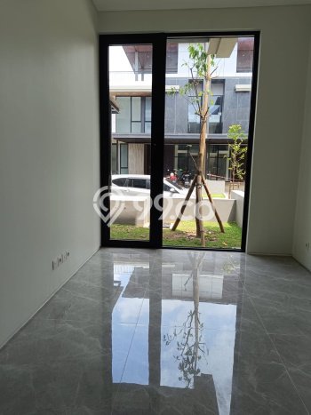 Jual Segera Rumah 4 KT 3 KM di Citraland, Surabaya Jual Segera Rumah 4 KT 3 KM di Citraland, Surabaya