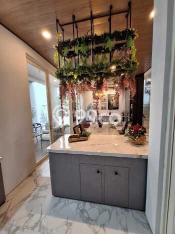 Hunian Elit LB 250m2 Siap Huni Desain Elegan di Pakuwon Indah, Surabaya Hunian Elit LB 250m2 Siap Huni Desain Elegan di Pakuwon Indah, Surabaya