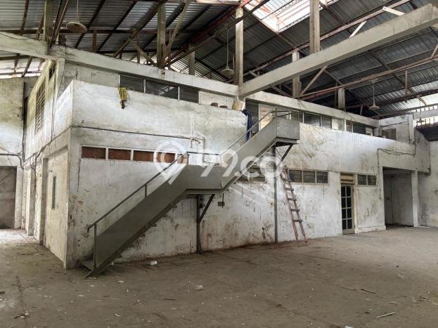 LOKASI PREMIUM! Gudang di Sambikerep, Luas 800m2m², Jalan Utama, Kawasan Komersial LOKASI PREMIUM! Gudang di Sambikerep, Luas 800m2m², Jalan Utama, Kawasan Komersial