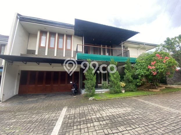 Ready to Use! Luxury House LT 992m2 Desain Modern di Lebak Bulus Ready to Use! Luxury House LT 992m2 Desain Modern di Lebak Bulus
