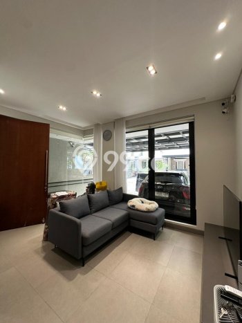 Dijual Hunian Rumah Terawat 3 Kamar di Citraland, Surabaya Dijual Hunian Rumah Terawat 3 Kamar di Citraland, Surabaya