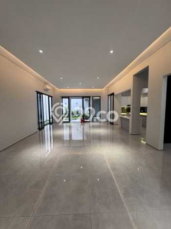 Jual Rumah Luas Megah Dengan View Cantik di Graha, Surabaya Jual Rumah Luas Megah Dengan View Cantik di Graha, Surabaya