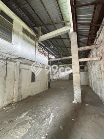 LOKASI PREMIUM! Gudang di Sambikerep, Luas 800m2m², Jalan Utama, Kawasan Komersial LOKASI PREMIUM! Gudang di Sambikerep, Luas 800m2m², Jalan Utama, Kawasan Komersial