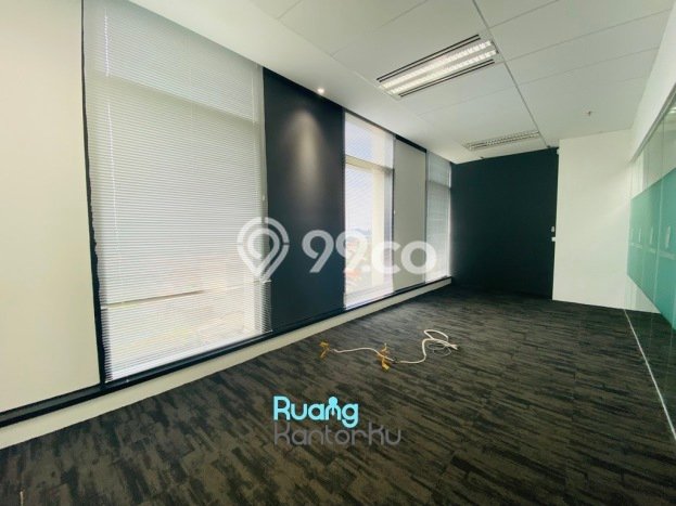 Kantor Disewa di Jakarta Selatan dengan LB 135m2 Area Komersial Ramai Kantor Disewa di Jakarta Selatan dengan LB 135m2 Area Komersial Ramai