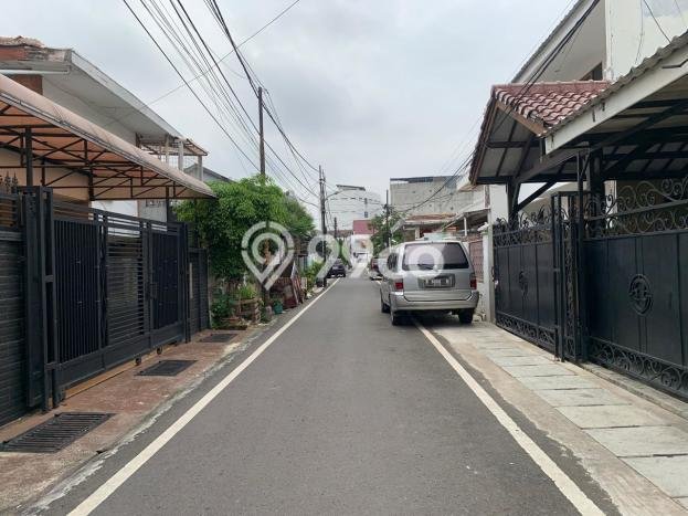 Rumah Mewah Dijual LT 214m2 di Senen, Jakarta Pusat Rumah Mewah Dijual LT 214m2 di Senen, Jakarta Pusat