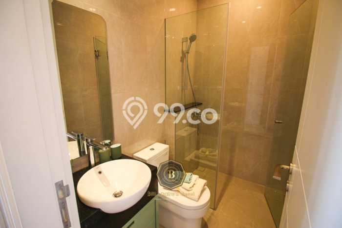 Hunian Mewah LB 180m2 Siap Pakai Desain Elegan di Klender, Jakarta Timur Hunian Mewah LB 180m2 Siap Pakai Desain Elegan di Klender, Jakarta Timur