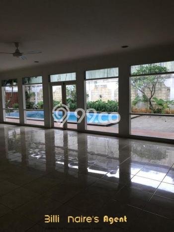 Lokasi terbaik! Rumah siap huni disewakan di Mampang Prapatan LB 490m2 Lokasi terbaik! Rumah siap huni disewakan di Mampang Prapatan LB 490m2