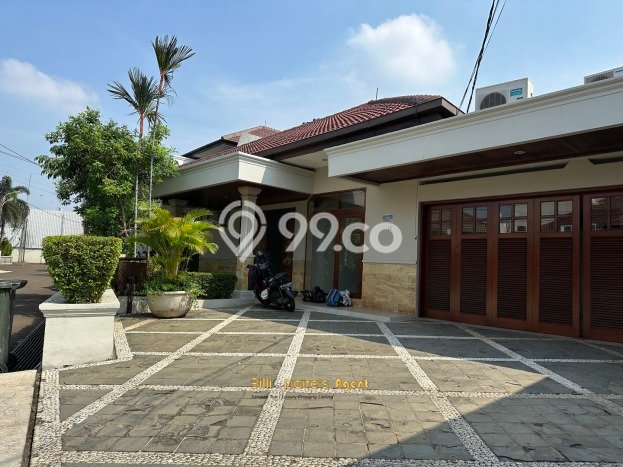 Ready to Use! Luxury House LT 883m2 Desain Elegan di Cipete Ready to Use! Luxury House LT 883m2 Desain Elegan di Cipete