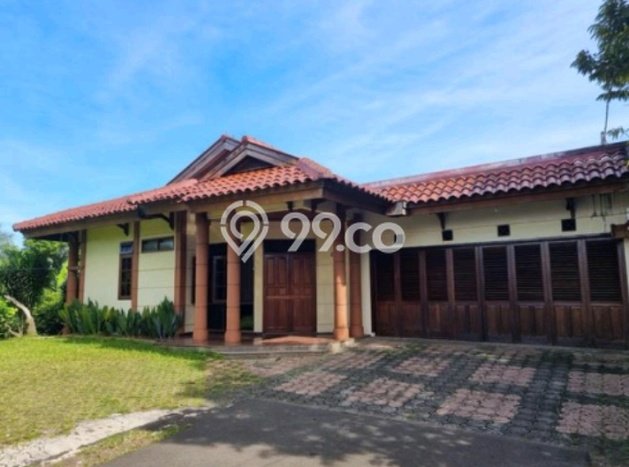 Rumah Eksklusif Siap Huni LT 669m2 di Ciputat, Tangerang Selatan Rumah Eksklusif Siap Huni LT 669m2 di Ciputat, Tangerang Selatan