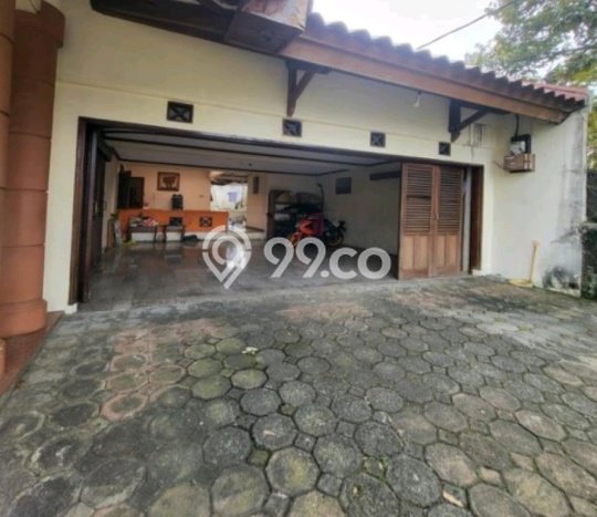 Rumah Eksklusif Siap Huni LT 669m2 di Ciputat, Tangerang Selatan Rumah Eksklusif Siap Huni LT 669m2 di Ciputat, Tangerang Selatan