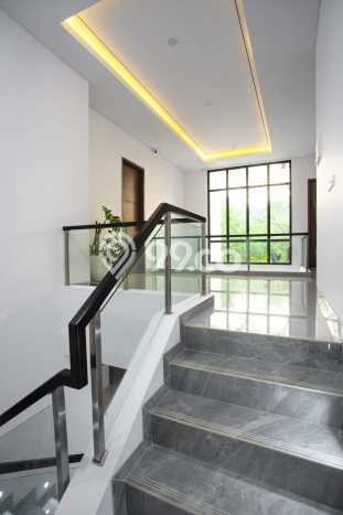 Ready to Use! Luxury House LT 261m2 Desain Modern di BSD Delatinos Ready to Use! Luxury House LT 261m2 Desain Modern di BSD Delatinos
