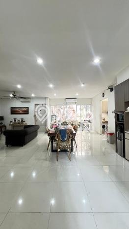 Rumah Luxury Modern Tanpa Renovasi di Setiabudi Jakarta Selatan Rumah Luxury Modern Tanpa Renovasi di Setiabudi Jakarta Selatan