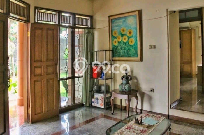Rumah Eksklusif Siap Huni LT 669m2 di Ciputat, Tangerang Selatan Rumah Eksklusif Siap Huni LT 669m2 di Ciputat, Tangerang Selatan