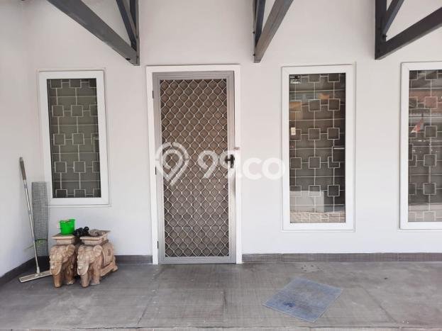 Rumah Modern 4 KT di Joglo Jakarta Barat Semi Furnished Rumah Modern 4 KT di Joglo Jakarta Barat Semi Furnished