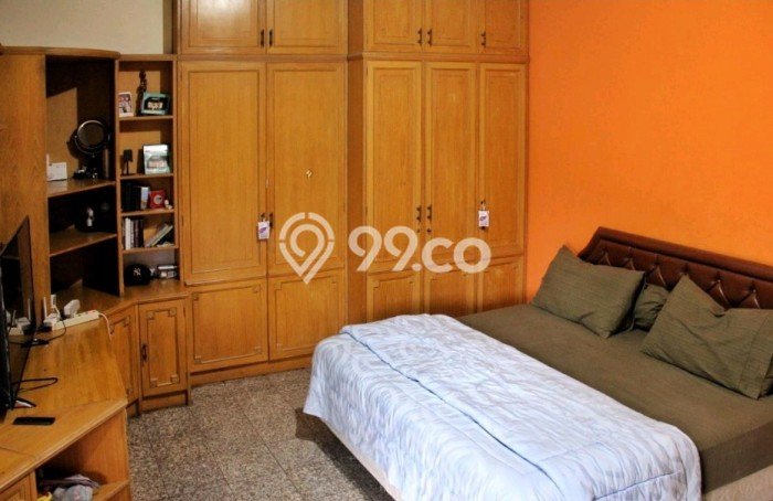 Rumah Eksklusif Siap Huni LT 669m2 di Ciputat, Tangerang Selatan Rumah Eksklusif Siap Huni LT 669m2 di Ciputat, Tangerang Selatan