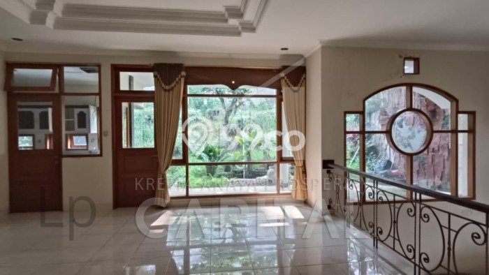 Jual Segera Rumah LT 324m2m² / LB 200m2m² di Pusat Kota Geger Kalong, Bandung Jual Segera Rumah LT 324m2m² / LB 200m2m² di Pusat Kota Geger Kalong, Bandung