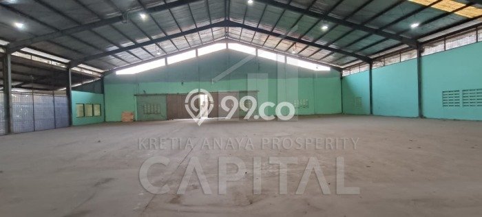 KAWASAN BISNIS! Gudang di Soekarno Hatta, Luas 2376m2m², Jalan Utama KAWASAN BISNIS! Gudang di Soekarno Hatta, Luas 2376m2m², Jalan Utama