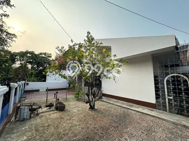 Jual Rumah Mewah Elegan Dengan View Eksklusif di Meruya, Jakarta Barat Jual Rumah Mewah Elegan Dengan View Eksklusif di Meruya, Jakarta Barat