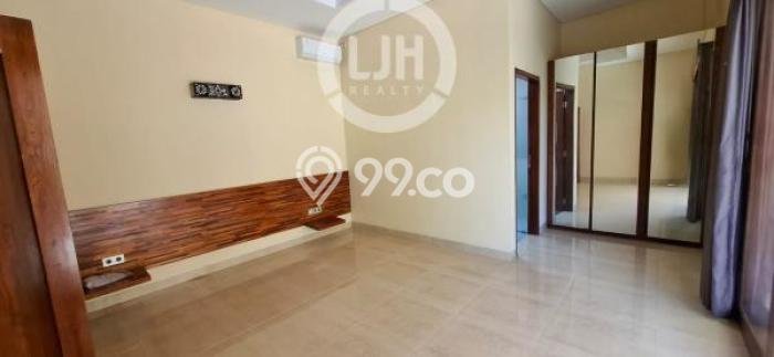 Vila Kawasan , Luas 244m2m², Area Strategis Vila Kawasan , Luas 244m2m², Area Strategis
