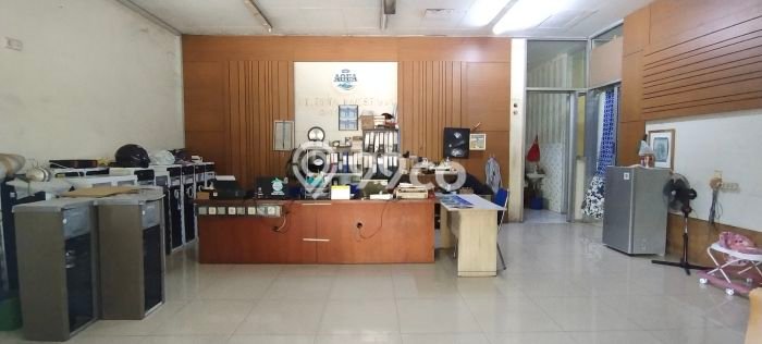 Gudang Disewakan di Gatot Subroto, Luas 1296m², Jalan Strategis, Akses Mudah Gudang Disewakan di Gatot Subroto, Luas 1296m², Jalan Strategis, Akses Mudah