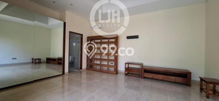 Vila Kawasan , Luas 244m2m², Area Strategis Vila Kawasan , Luas 244m2m², Area Strategis