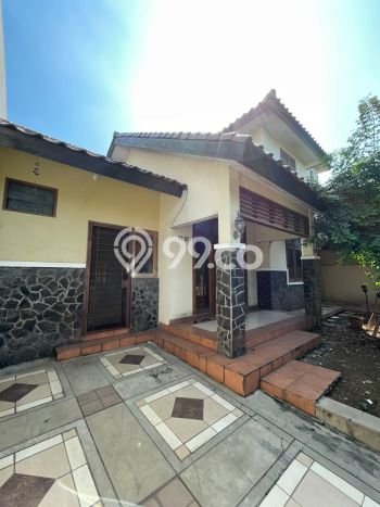 Rumah kawasan BSD Nusaloka, Akses ke Fasilitas, 5 KT, LT 196m2m² LB 156m2m² Rumah kawasan BSD Nusaloka, Akses ke Fasilitas, 5 KT, LT 196m2m² LB 156m2m²