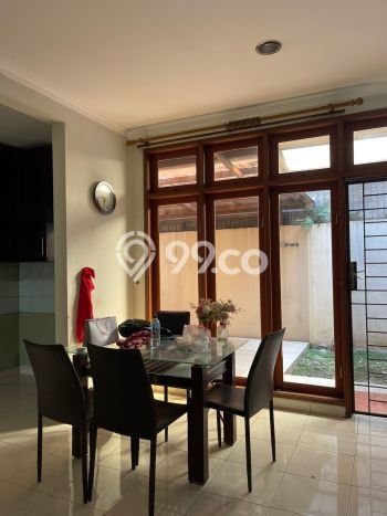 Rumah kawasan BSD Nusaloka, Akses ke Fasilitas, 5 KT, LT 196m2m² LB 156m2m² Rumah kawasan BSD Nusaloka, Akses ke Fasilitas, 5 KT, LT 196m2m² LB 156m2m²