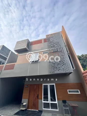 For Sale Rumah 3 Kamar Lokasi Ideal Nyaman dan Strategis di Jagakarsa For Sale Rumah 3 Kamar Lokasi Ideal Nyaman dan Strategis di Jagakarsa