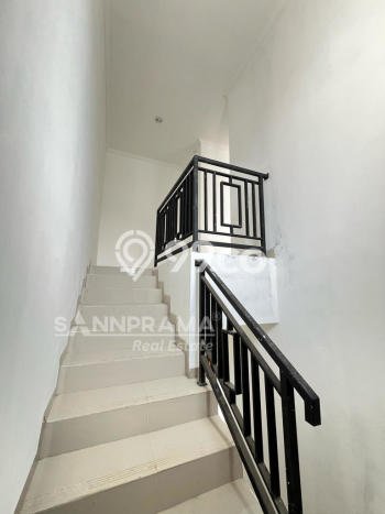 Jual Rumah Strategis Bagus Punya 4 KT di Cimanggis Depok SHM Jual Rumah Strategis Bagus Punya 4 KT di Cimanggis Depok SHM