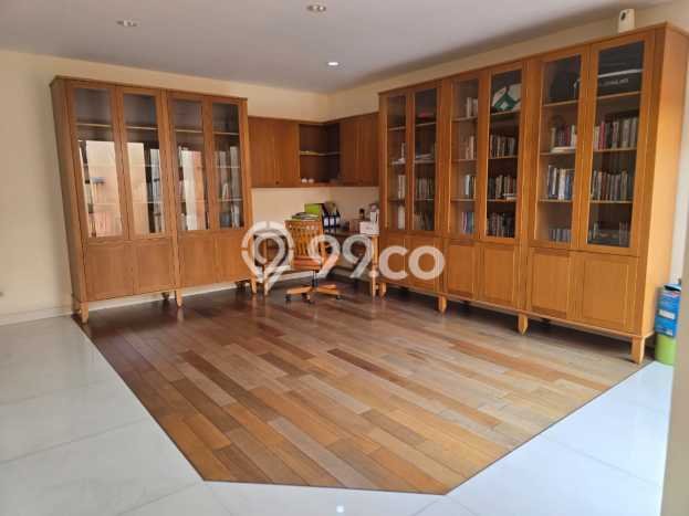 Dijual Rumah Mewah Elegan Dengan View Eksklusif di Gading Serpong, Tangerang Dijual Rumah Mewah Elegan Dengan View Eksklusif di Gading Serpong, Tangerang