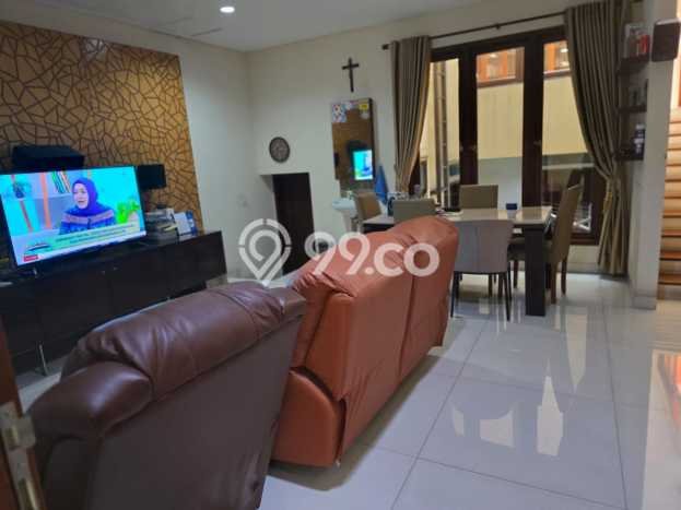 Dijual Rumah Mewah Elegan Dengan View Eksklusif di Gading Serpong, Tangerang Dijual Rumah Mewah Elegan Dengan View Eksklusif di Gading Serpong, Tangerang