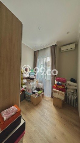 Kesempatan Investasi Rumah Terawat di Kawasan Alam Sutera, Tangerang Kesempatan Investasi Rumah Terawat di Kawasan Alam Sutera, Tangerang