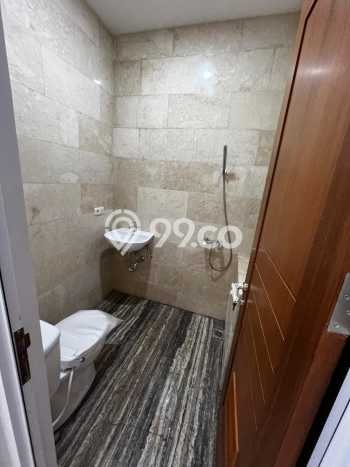 Rumah 4 KT 4 KM Luas Tanah 180m², LB 400m² di Green Lake City, Jakarta Barat Rumah 4 KT 4 KM Luas Tanah 180m², LB 400m² di Green Lake City, Jakarta Barat