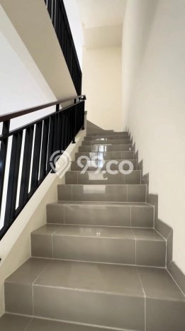 Ruko untuk Disewa di Pusat Tangerang Luas Bangunan 177m2 Ruko untuk Disewa di Pusat Tangerang Luas Bangunan 177m2