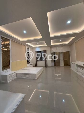 Rumah Elit Modern Tanpa Renovasi di Green Lake City Jakarta Barat Rumah Elit Modern Tanpa Renovasi di Green Lake City Jakarta Barat
